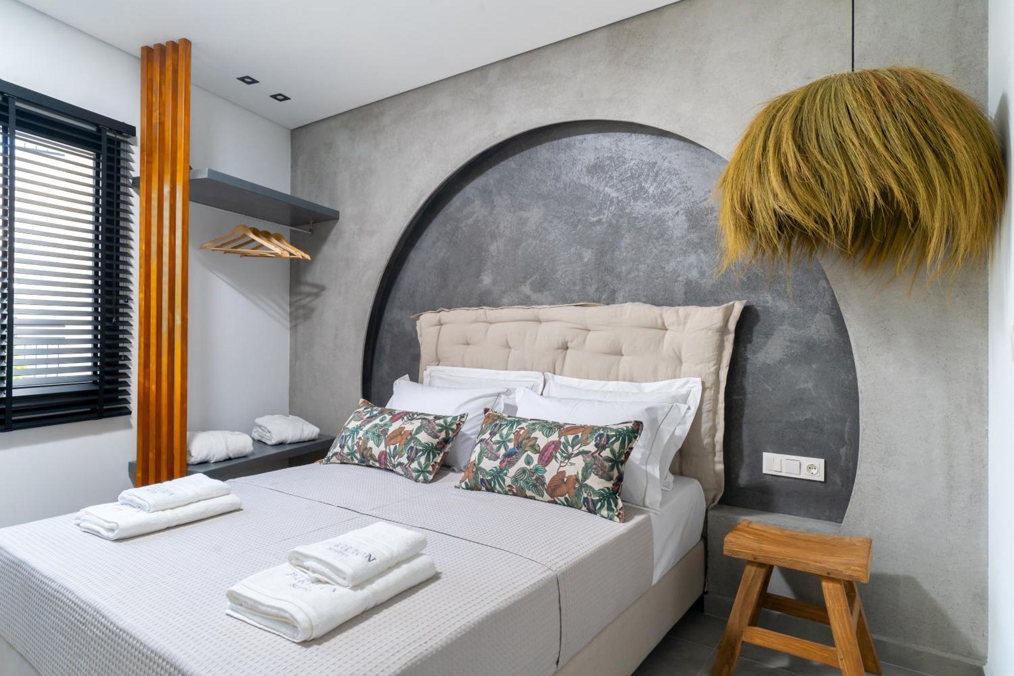 Parilion Suites Potos Dış mekan fotoğraf