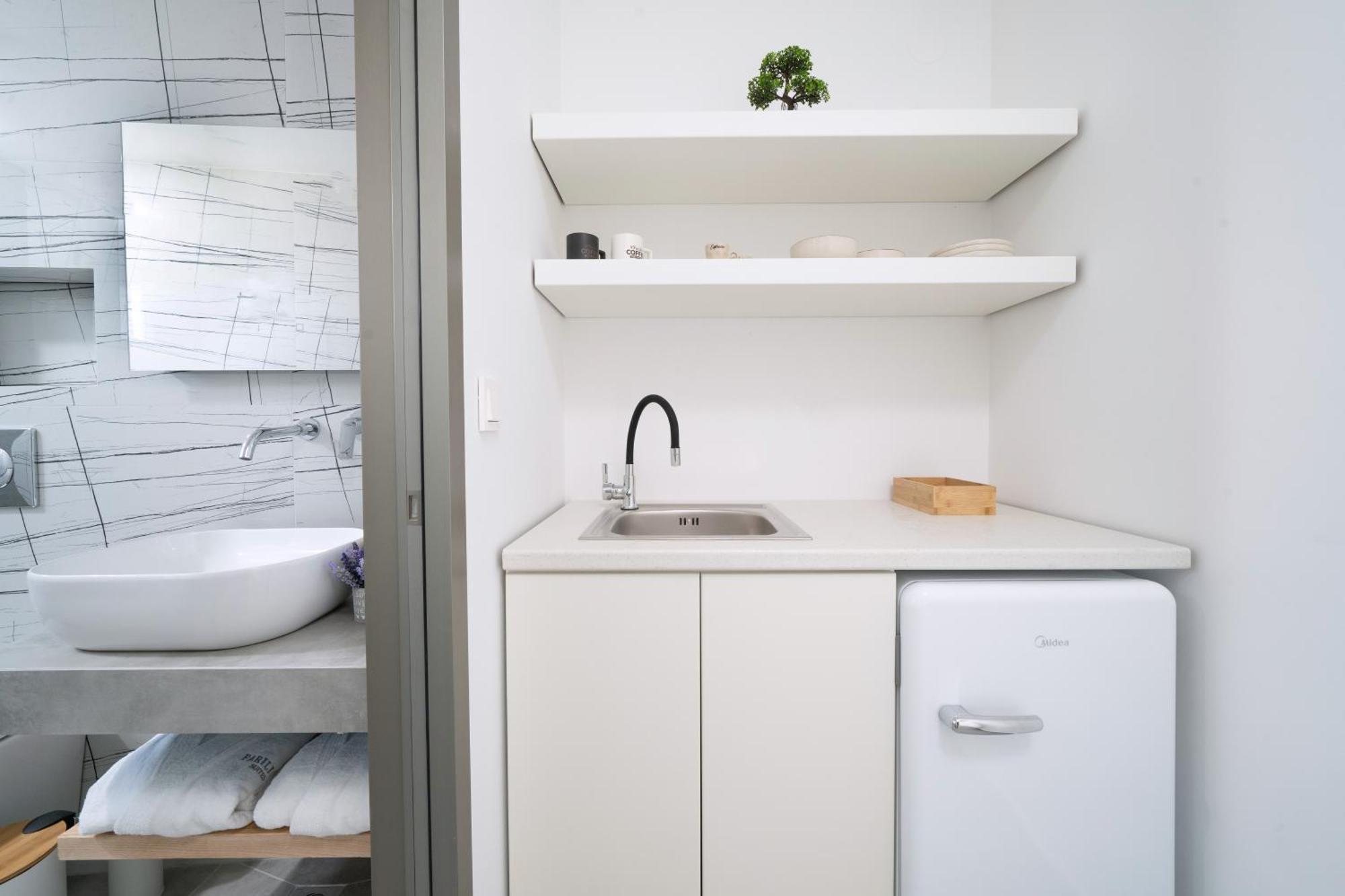 Parilion Suites Potos Dış mekan fotoğraf